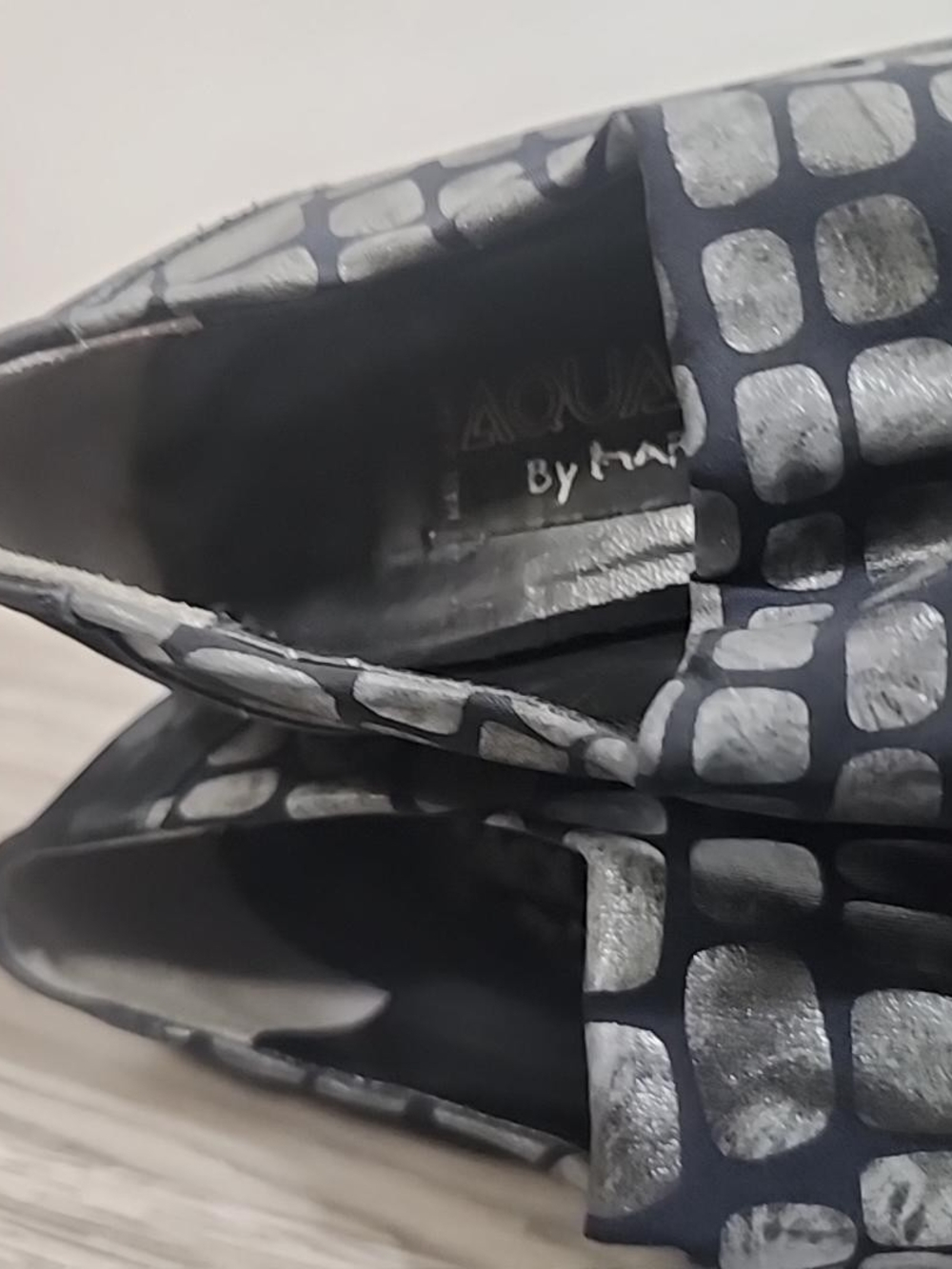 Aquatalia Pumps Black Silver Metallic Croc Embossed Size 6.5 Made in Italy